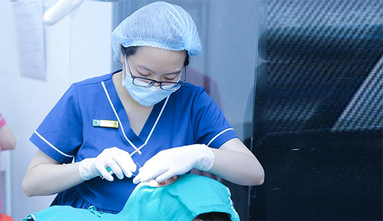 khach-hang-kham-rang