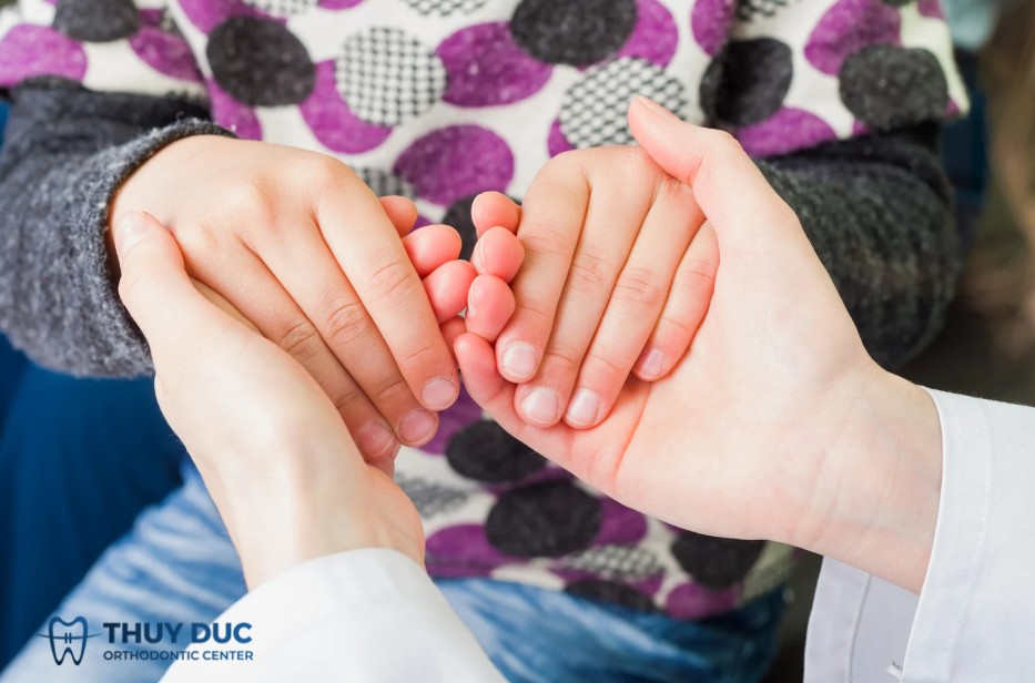 4.1 Giữ bình tĩnh và trấn an trẻ 1 4.1 Giữ bình tĩnh và trấn an trẻ 1