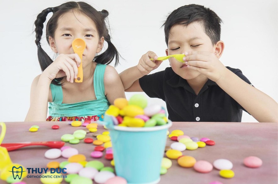 2. Nguyên nhân gây siết ăn răng ở trẻ em 1 2. Nguyên nhân gây siết ăn răng ở trẻ em 1